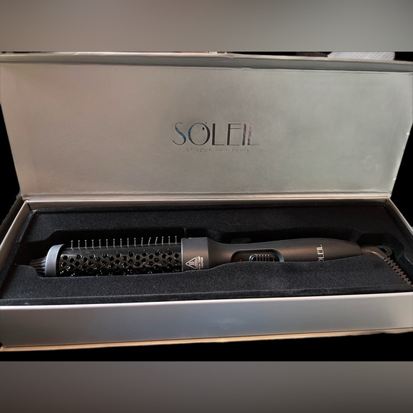 NIB Soleil Professional Thermal Brush 1 1/2” in Black - Picture 1 of 6